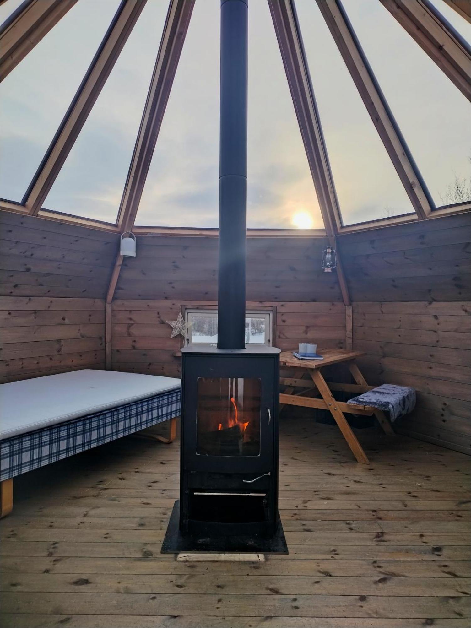 Hessdalen Ufocamp Apartment Varhus ห้อง รูปภาพ
